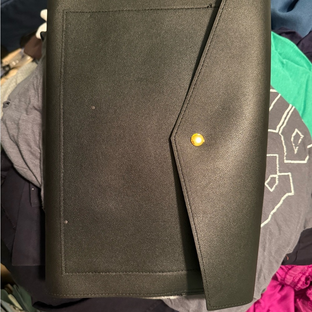 Black Clutch